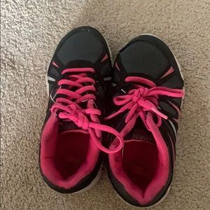 Girls shoes
